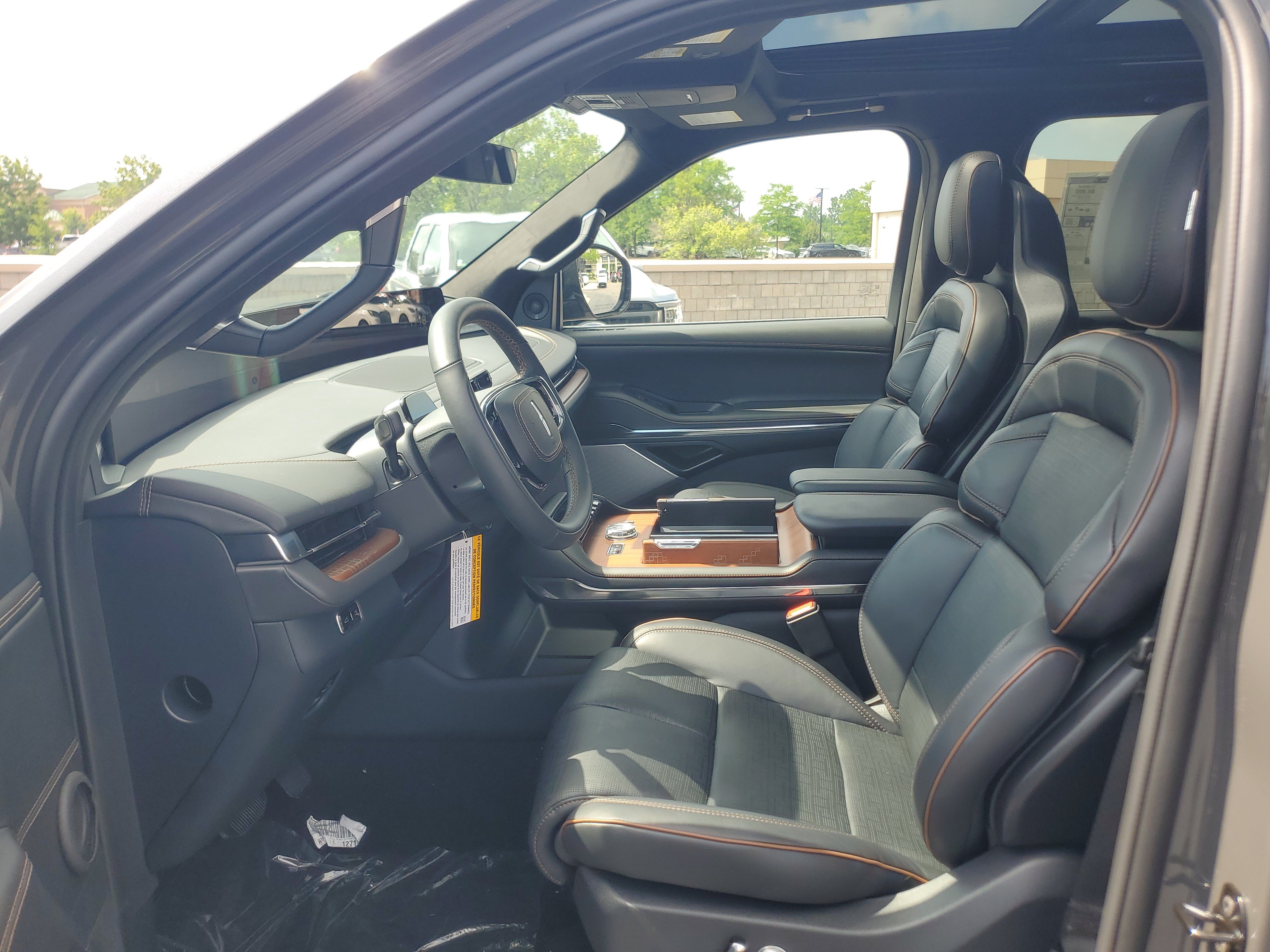 New 2026 Lincoln Navigator Black Label AWD/4WD image 12