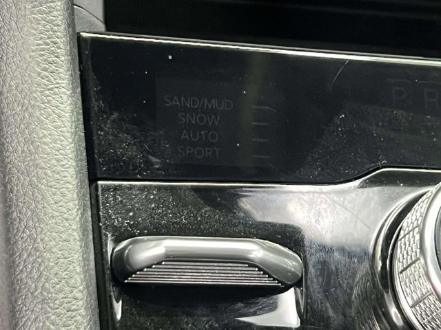 Used 2023 Jeep Grand Cherokee Limited image 29