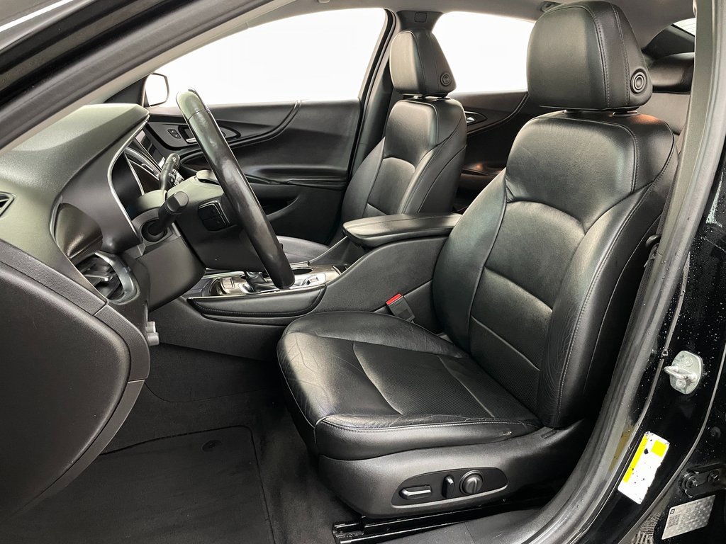 Certified 2018 Chevrolet Malibu Premier w/ Premier Sun and Wheel Package image 23