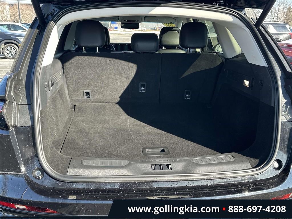 Used 2024 Lincoln Nautilus Premier image 8