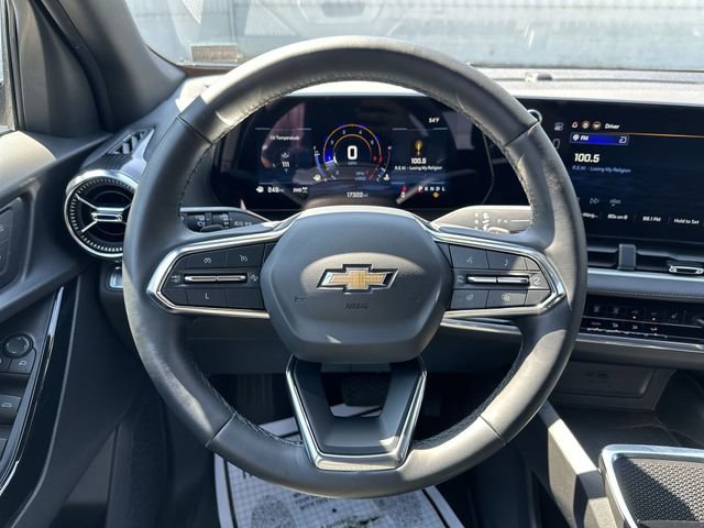 Used 2025 Chevrolet Equinox LT AWD/4WD image 13