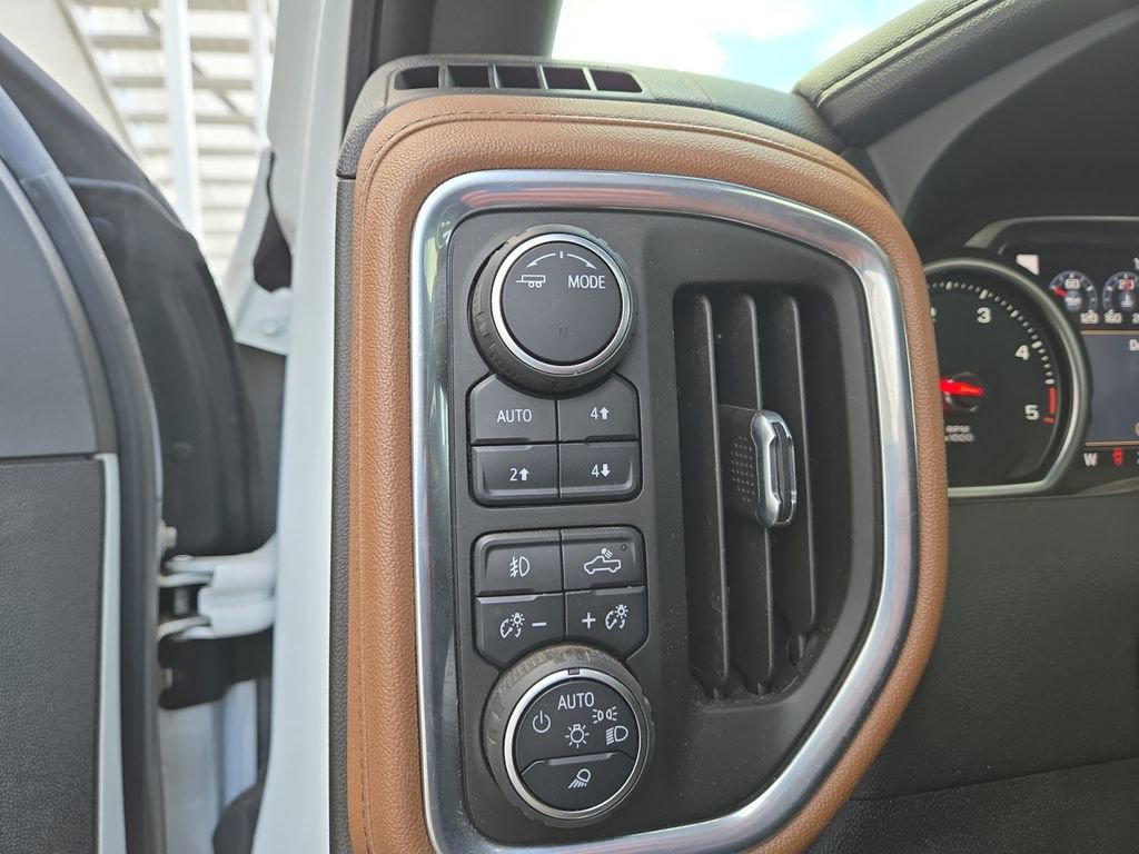Used 2022 Chevrolet Silverado 3500 High Country image 26