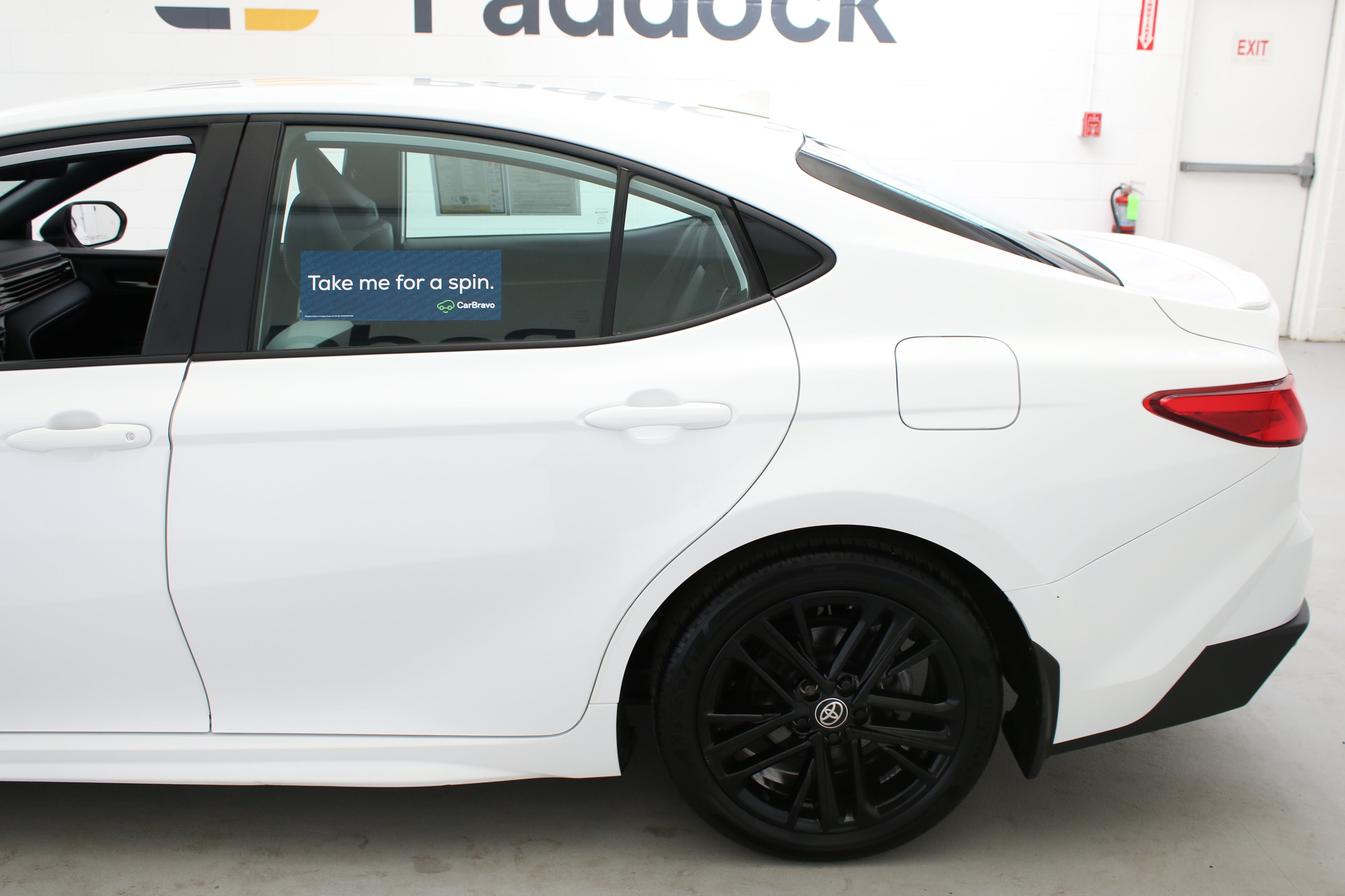 Used 2025 Toyota Camry SE w/ Convenience Package FWD image 3