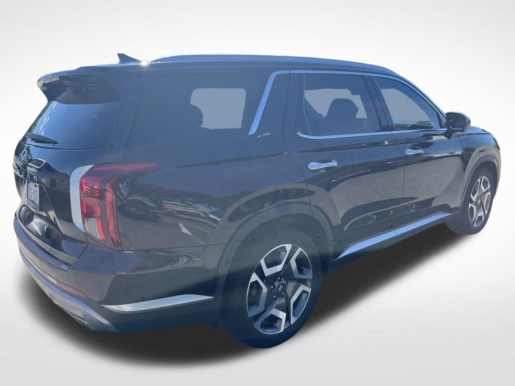 Used 2023 Hyundai Palisade SEL w/ Premium Package FWD image 5