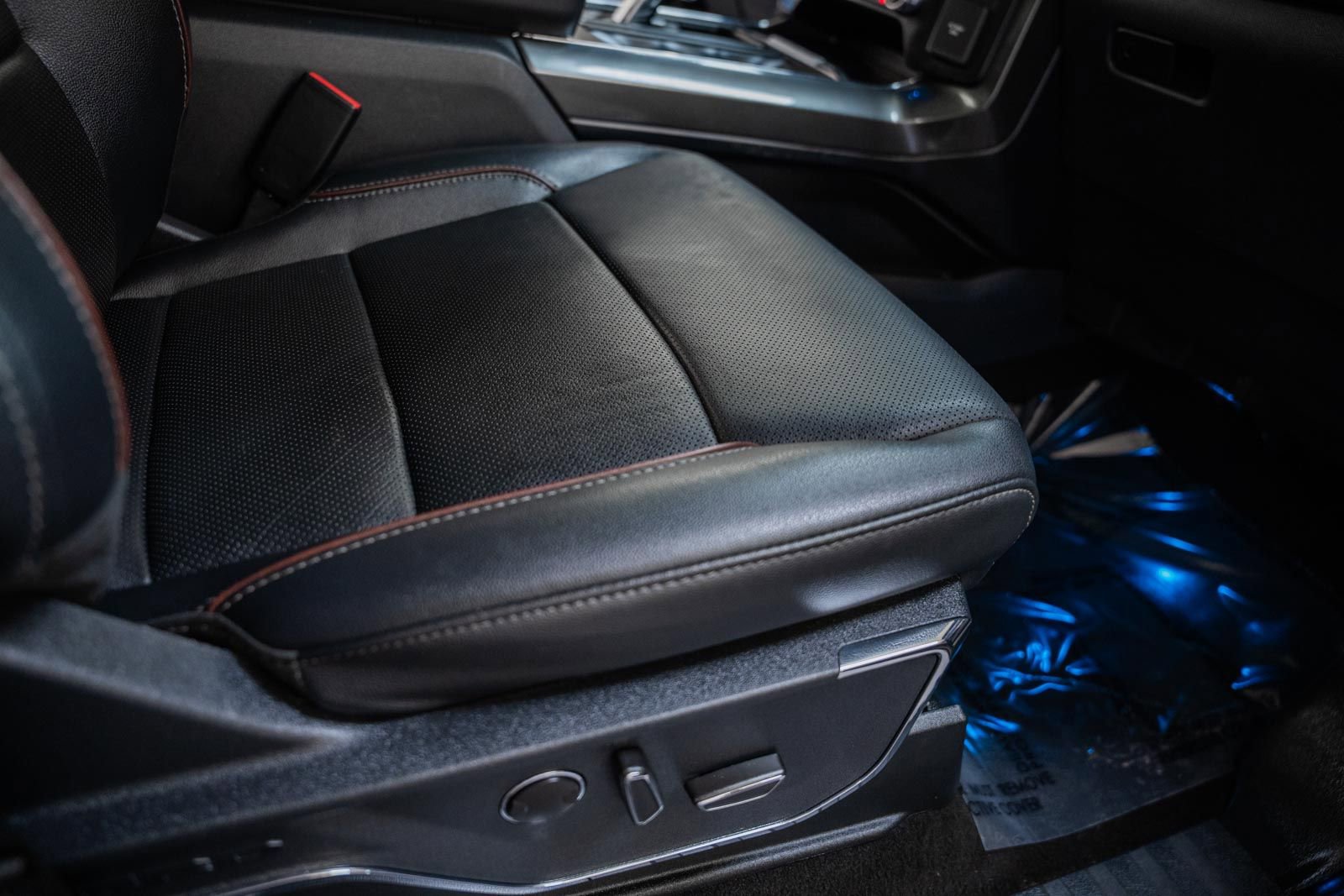 Used 2023 Ford F150 Lariat w/ Equipment Group 502A High image 43