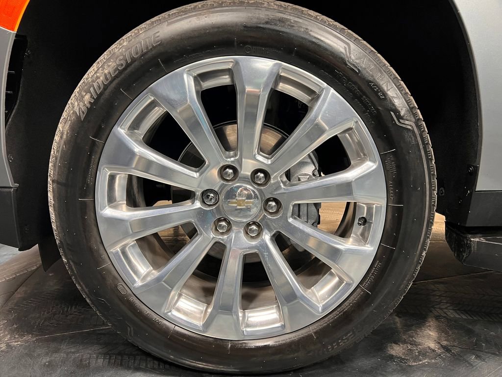 Used 2023 Chevrolet Suburban Premier AWD/4WD image 31