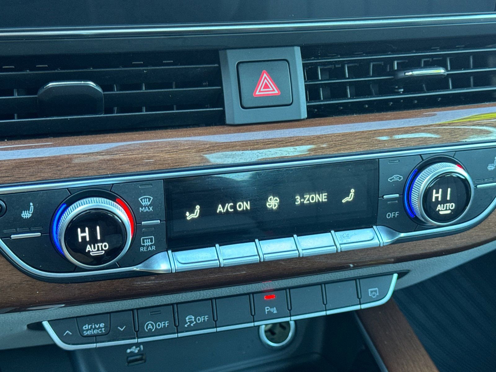 Used 2022 Audi A4 2.0T Premium w/ Convenience Package image 19