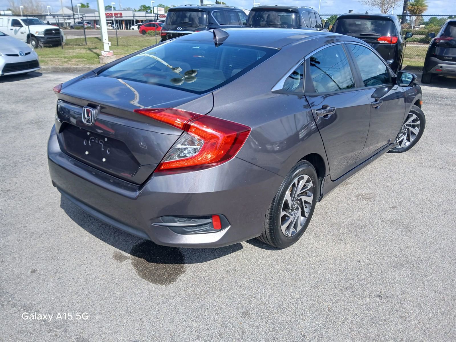 Used 2018 Honda Civic EX image 5