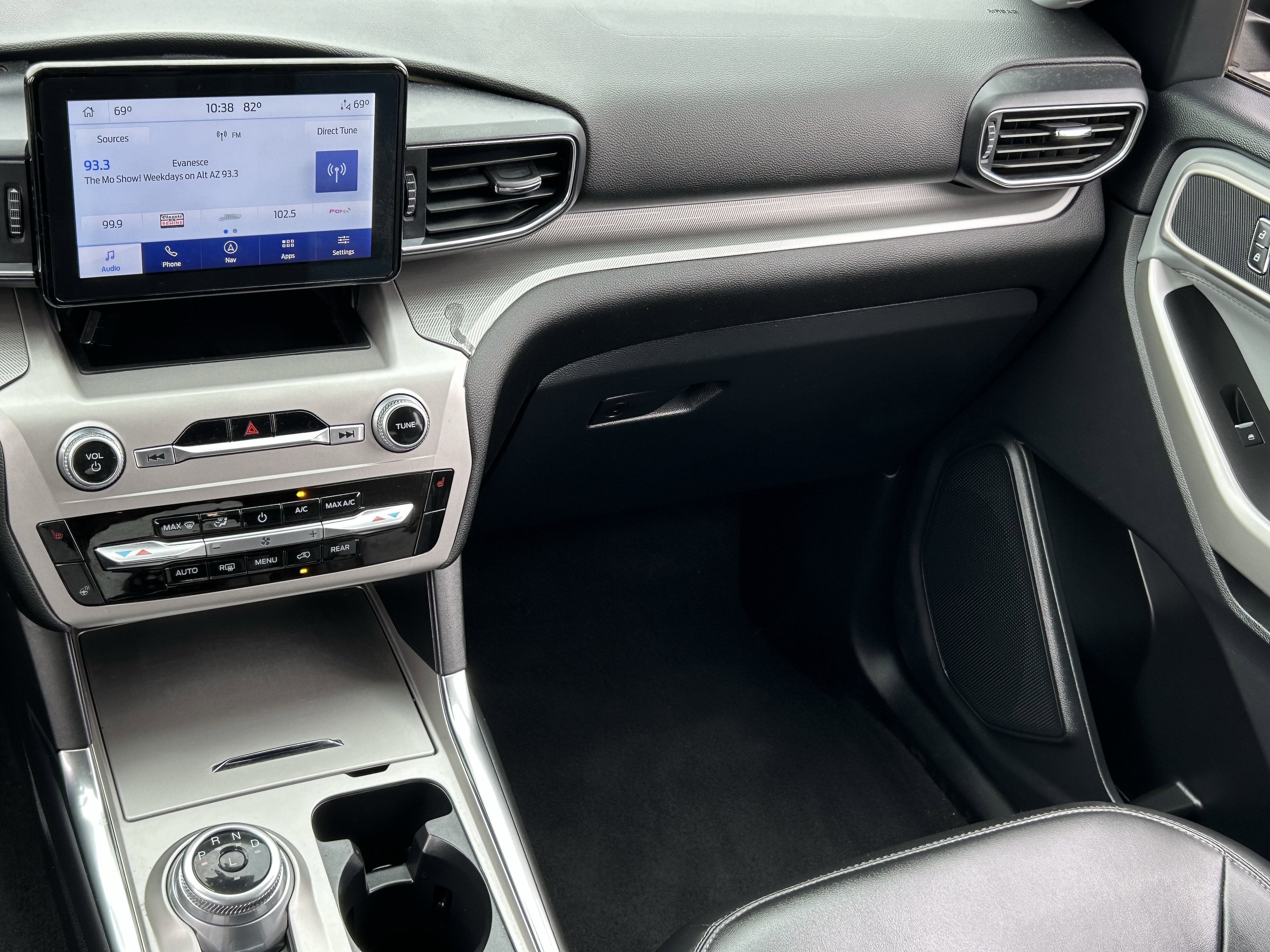 Used 2022 Ford Explorer XLT w/ Equipment Group 202A image 17