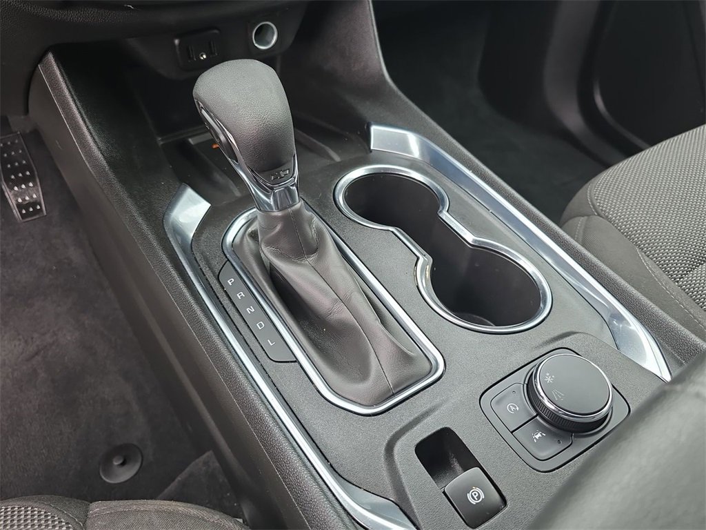 Used 2023 Chevrolet Traverse LT image 16