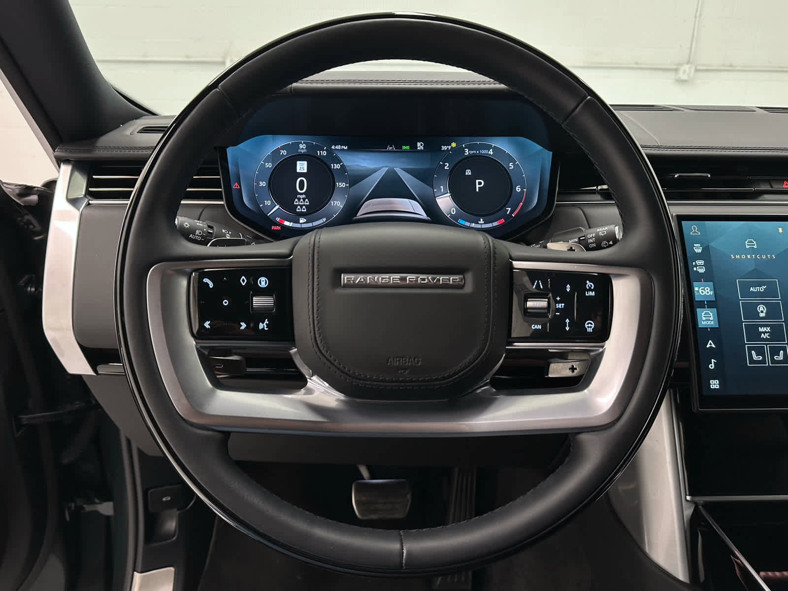 Used 2025 Land Rover Range Rover Long Wheelbase SE image 26