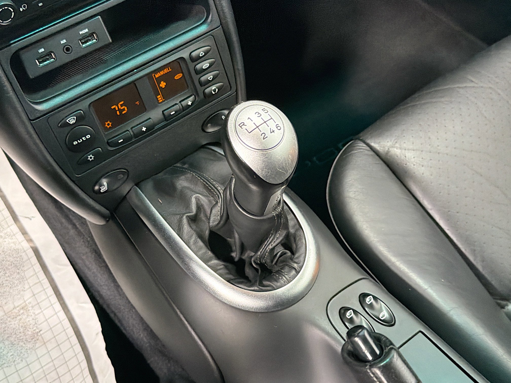 Used 2005 Porsche 911 Turbo AWD/4WD image 24