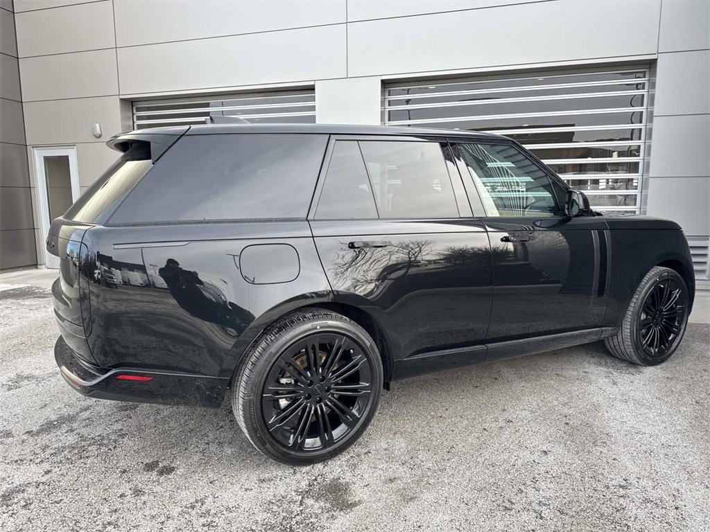 New 2026 Land Rover Range Rover SE image 8