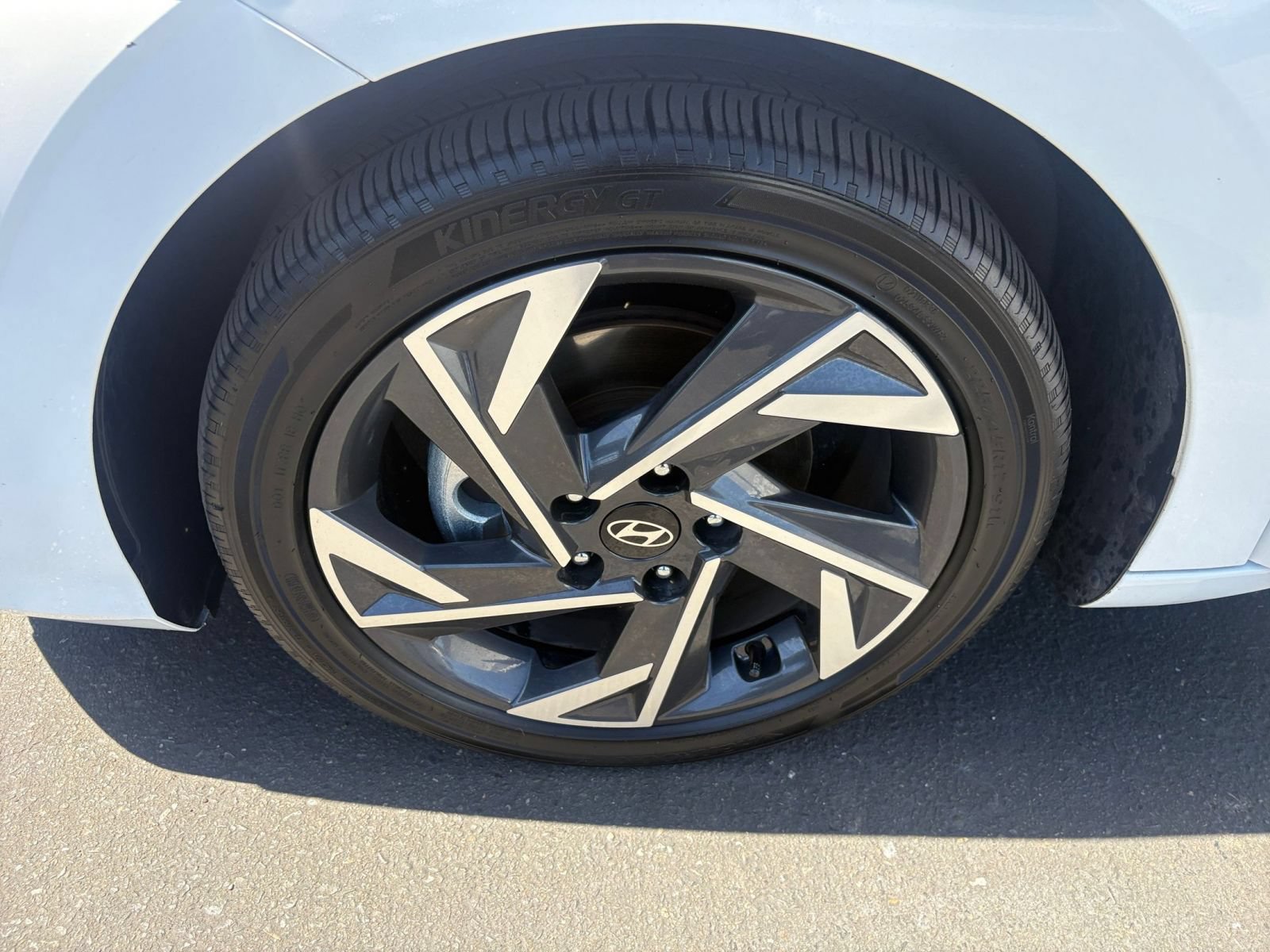 Used 2025 Hyundai Elantra SEL FWD image 31