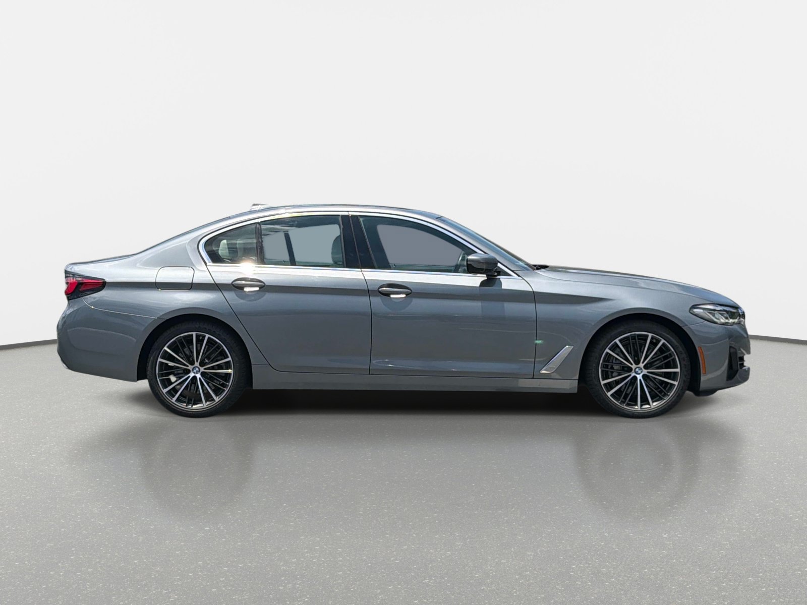 Used 2023 BMW 540i xDrive w/ Convenience Package AWD/4WD image 2
