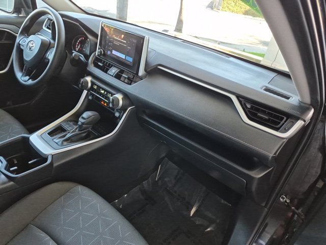 Used 2025 Toyota RAV4 XLE FWD image 6