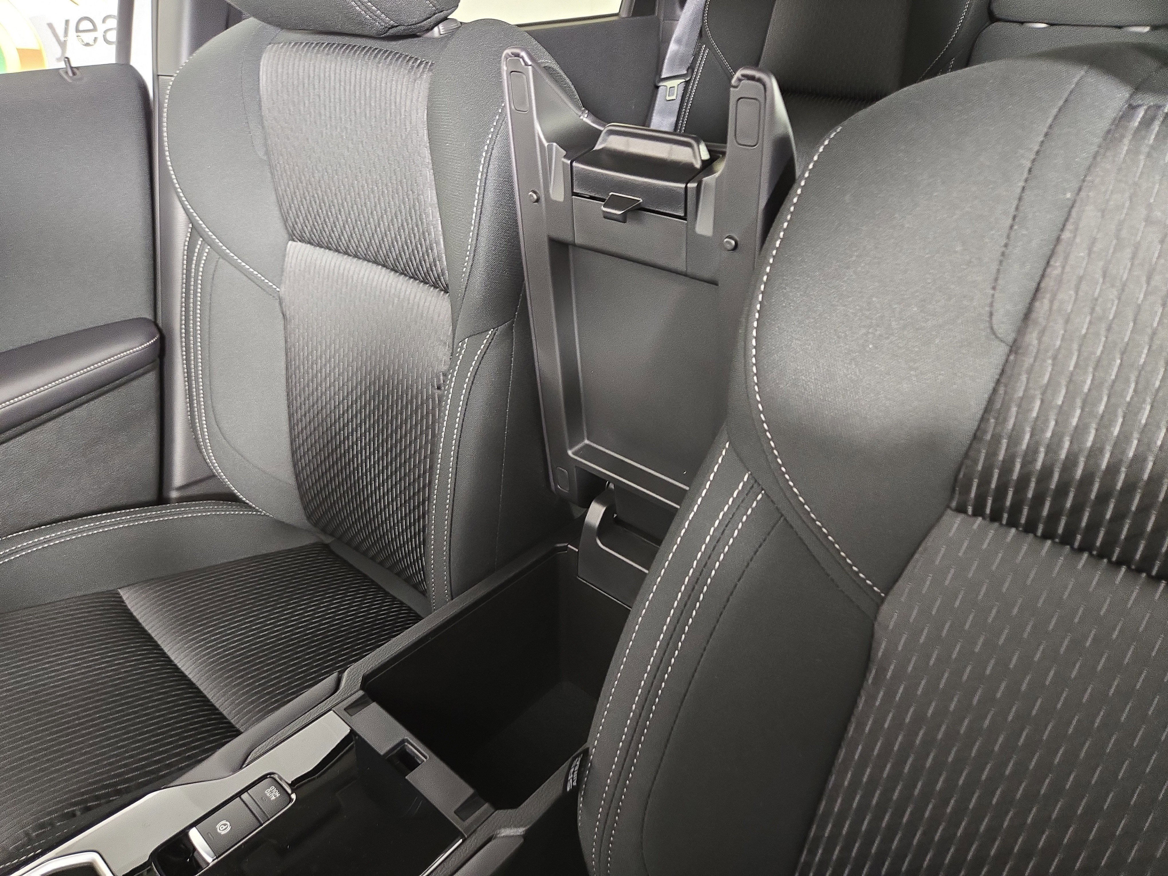 New 2026 Mitsubishi Outlander ES image 27