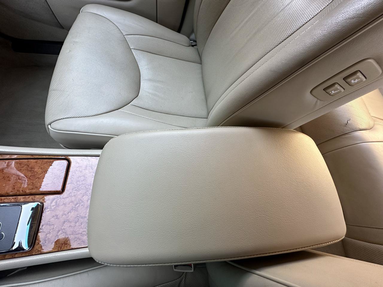 Used 2006 Lexus LS 430 w/ Modern Luxury Pkg RWD image 87