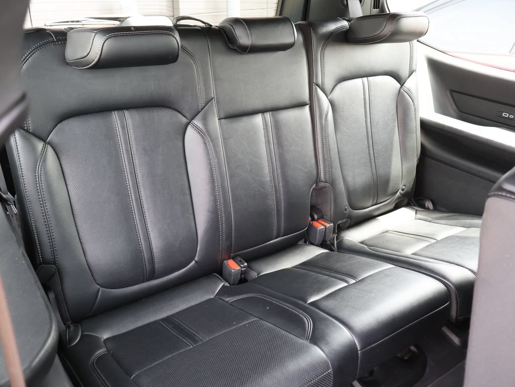 Used 2024 Jeep Wagoneer Series II w/ Flexible Seating Group AWD/4WD image 13