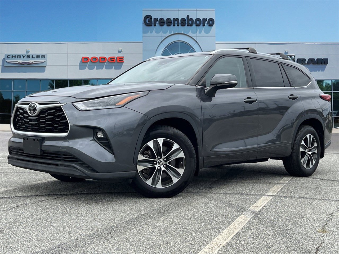 Used 2021 Toyota Highlander XLE