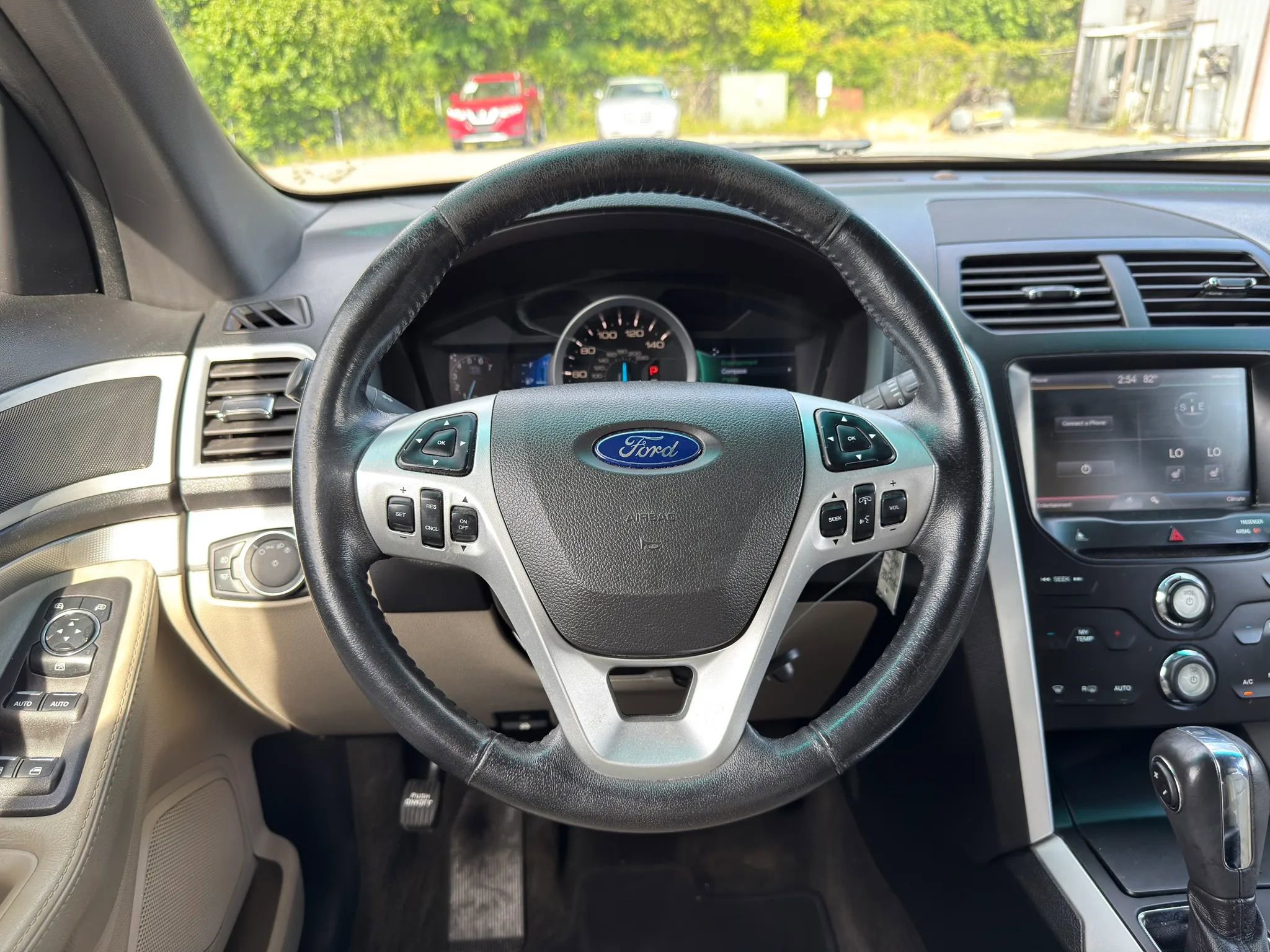 Used 2014 Ford Explorer XLT w/ Equipment Group 202A AWD/4WD image 25