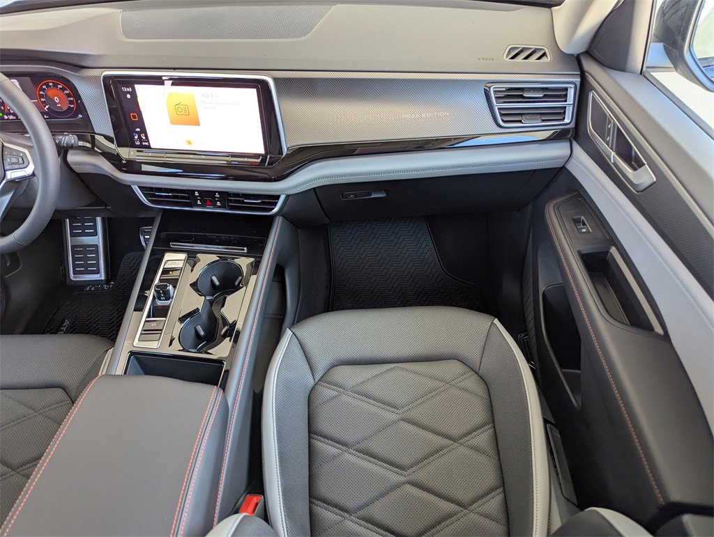 New 2026 Volkswagen Atlas Peak Edition image 16