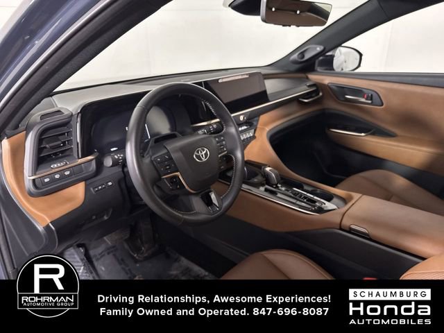 Used 2025 Toyota Crown Signia w/ Advanced Technology Package image 4