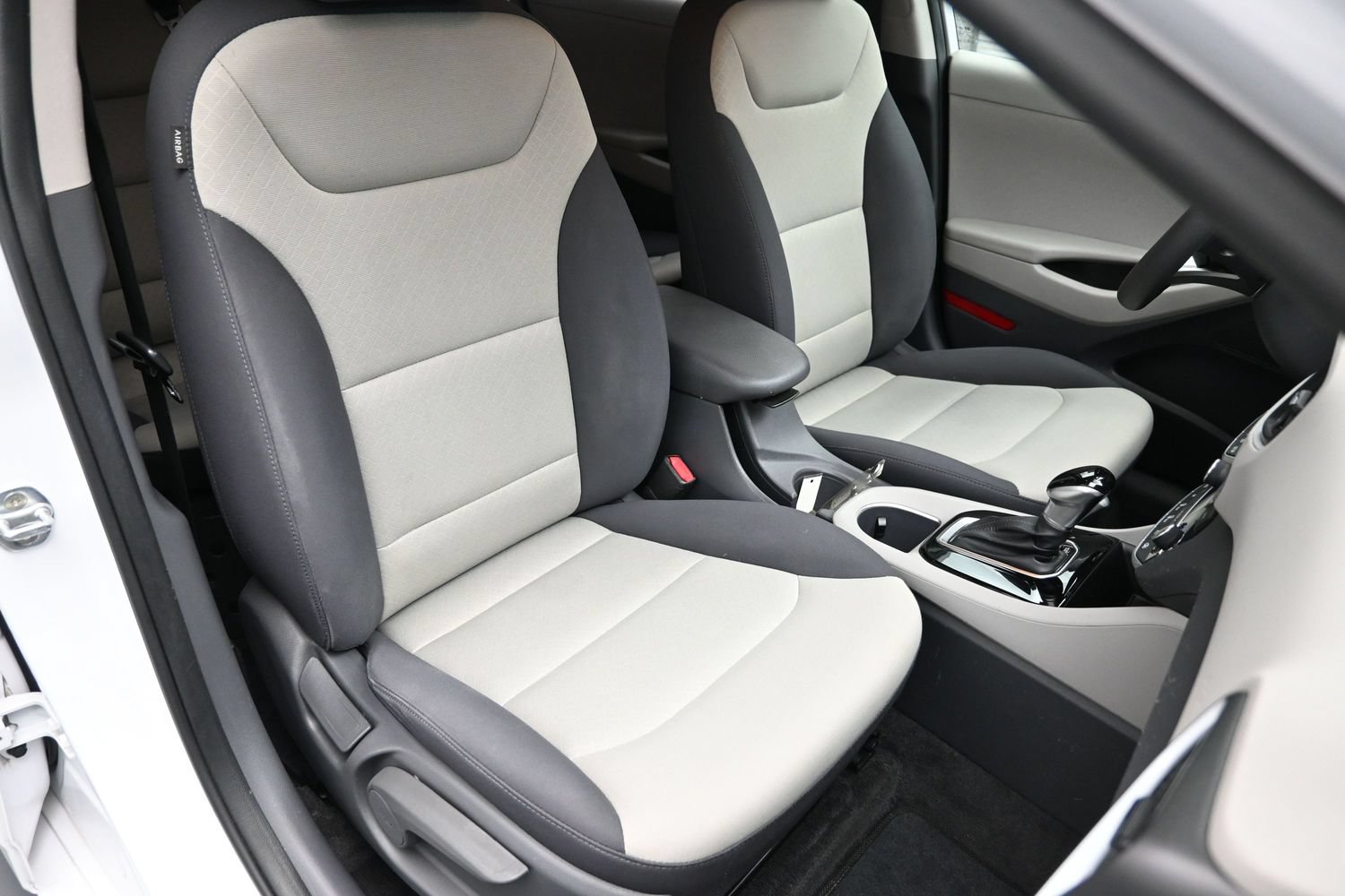 Used 2018 Hyundai Ioniq Blue FWD image 38