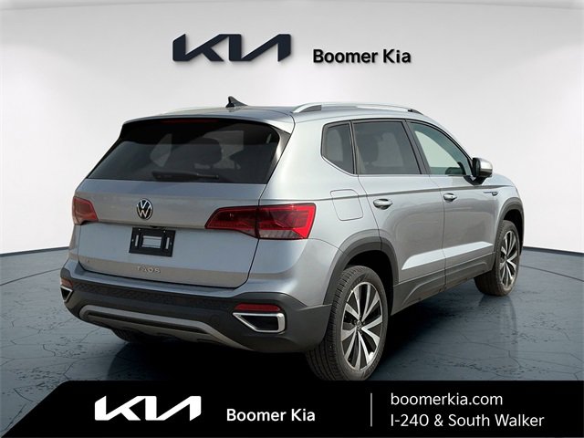 Used 2024 Volkswagen Taos SE image 5