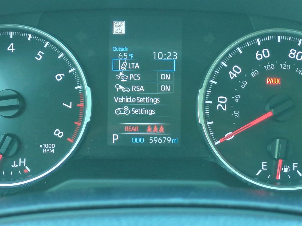 Used 2021 Toyota RAV4 LE image 21