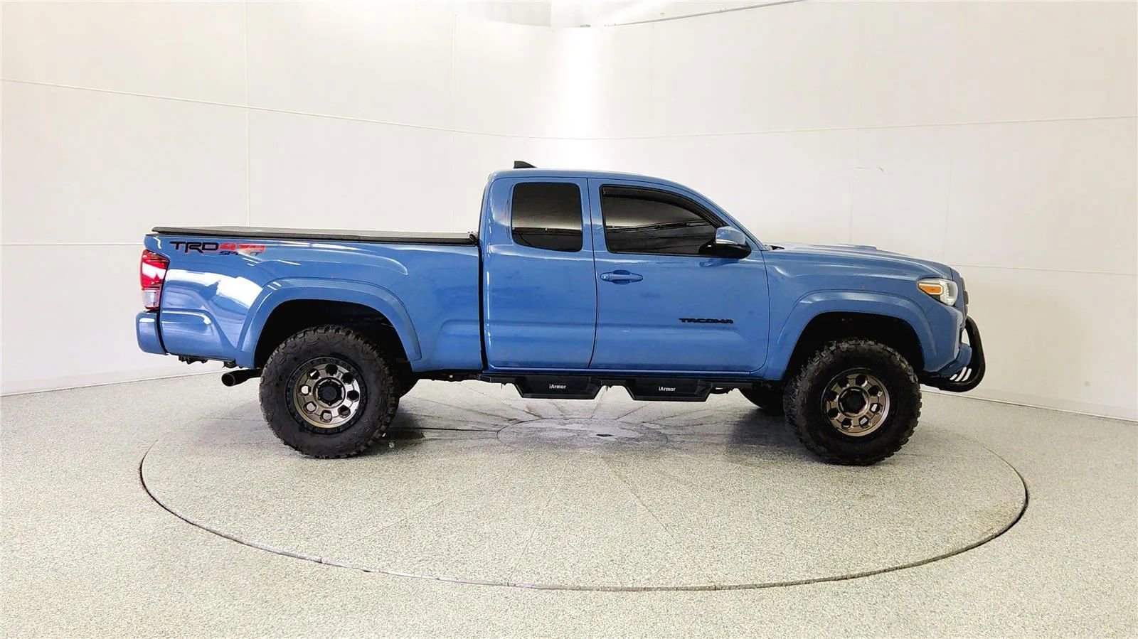 Used 2019 Toyota Tacoma TRD Sport image 8