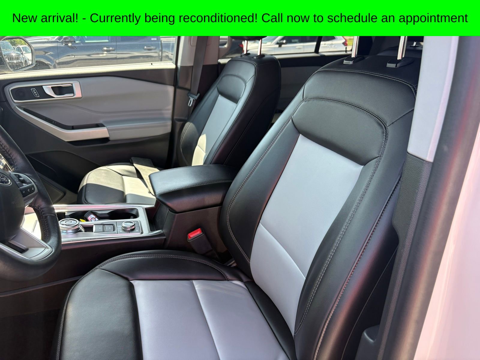 Used 2024 Ford Explorer XLT w/ Equipment Group 202A AWD/4WD image 10