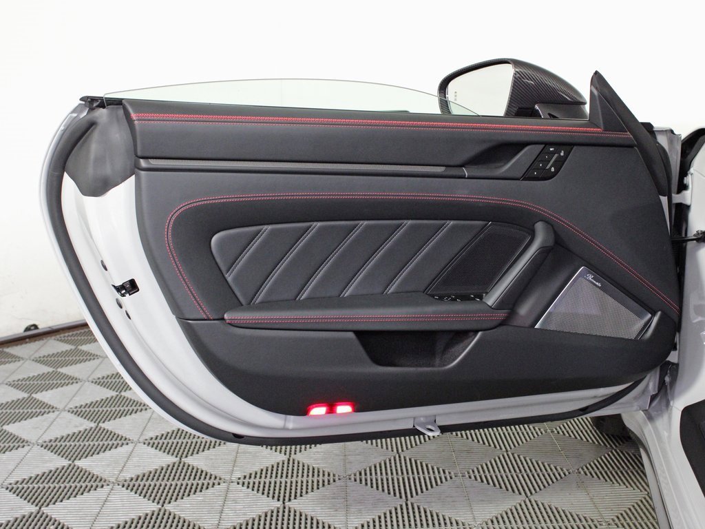 Used 2025 Porsche 911 Carrera 4 GTS image 19