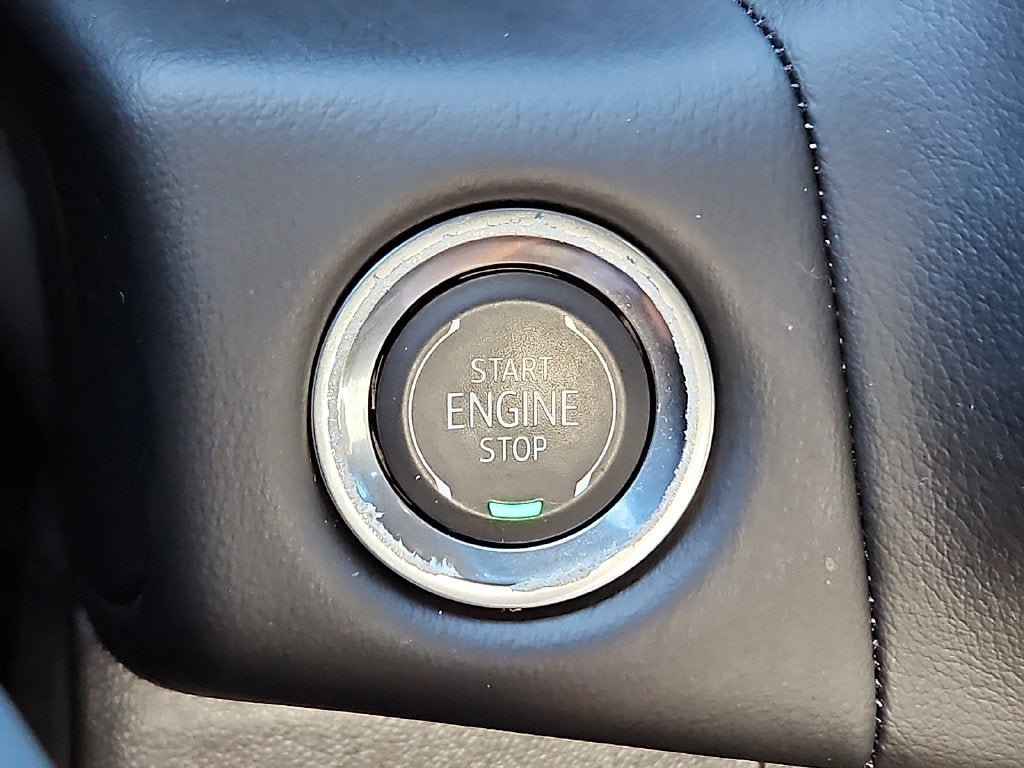 Used 2024 Chevrolet Tahoe Premier AWD/4WD image 24