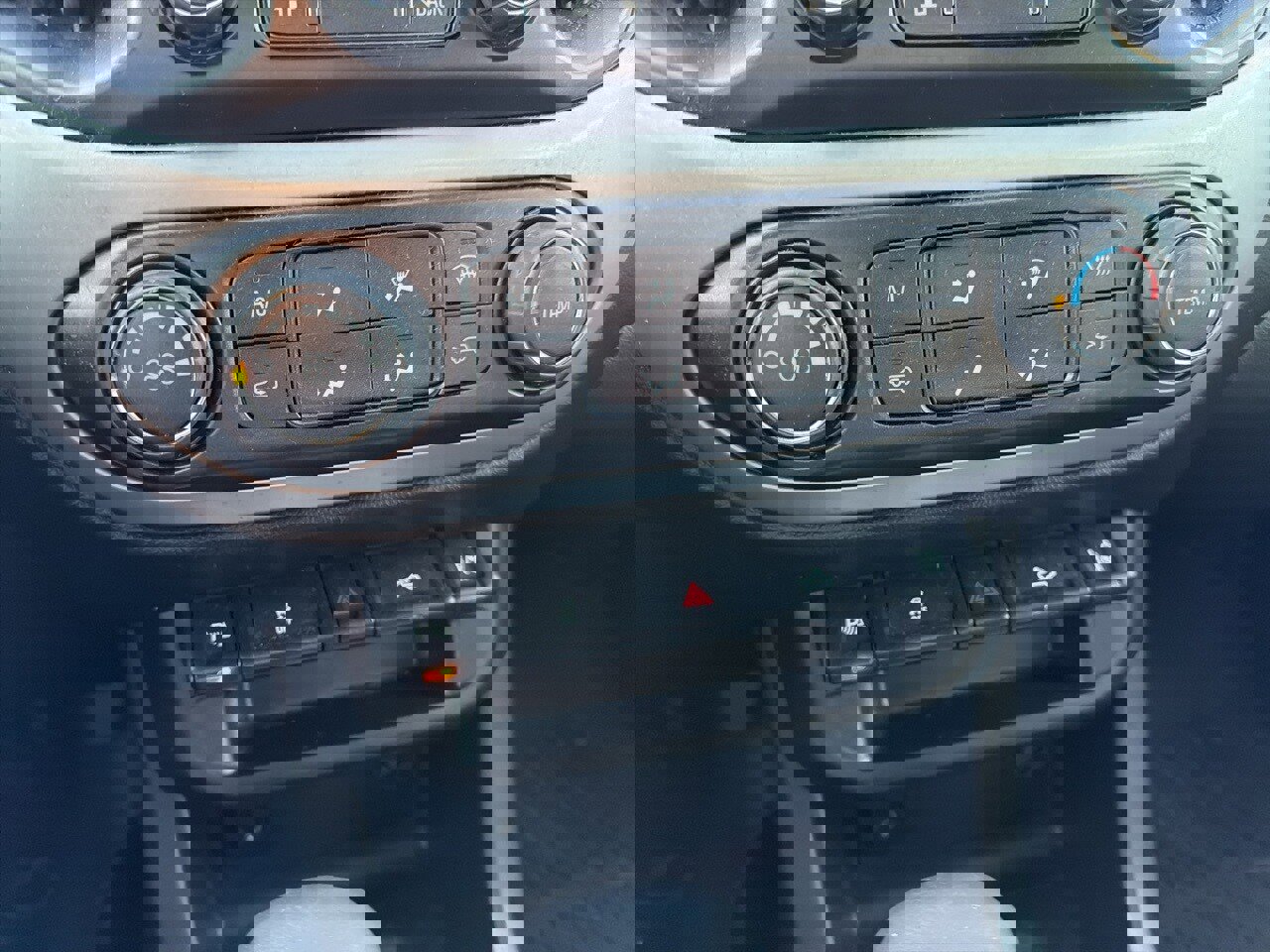 Used 2022 Chevrolet Colorado LT w/ Fleet Safety Package image 15