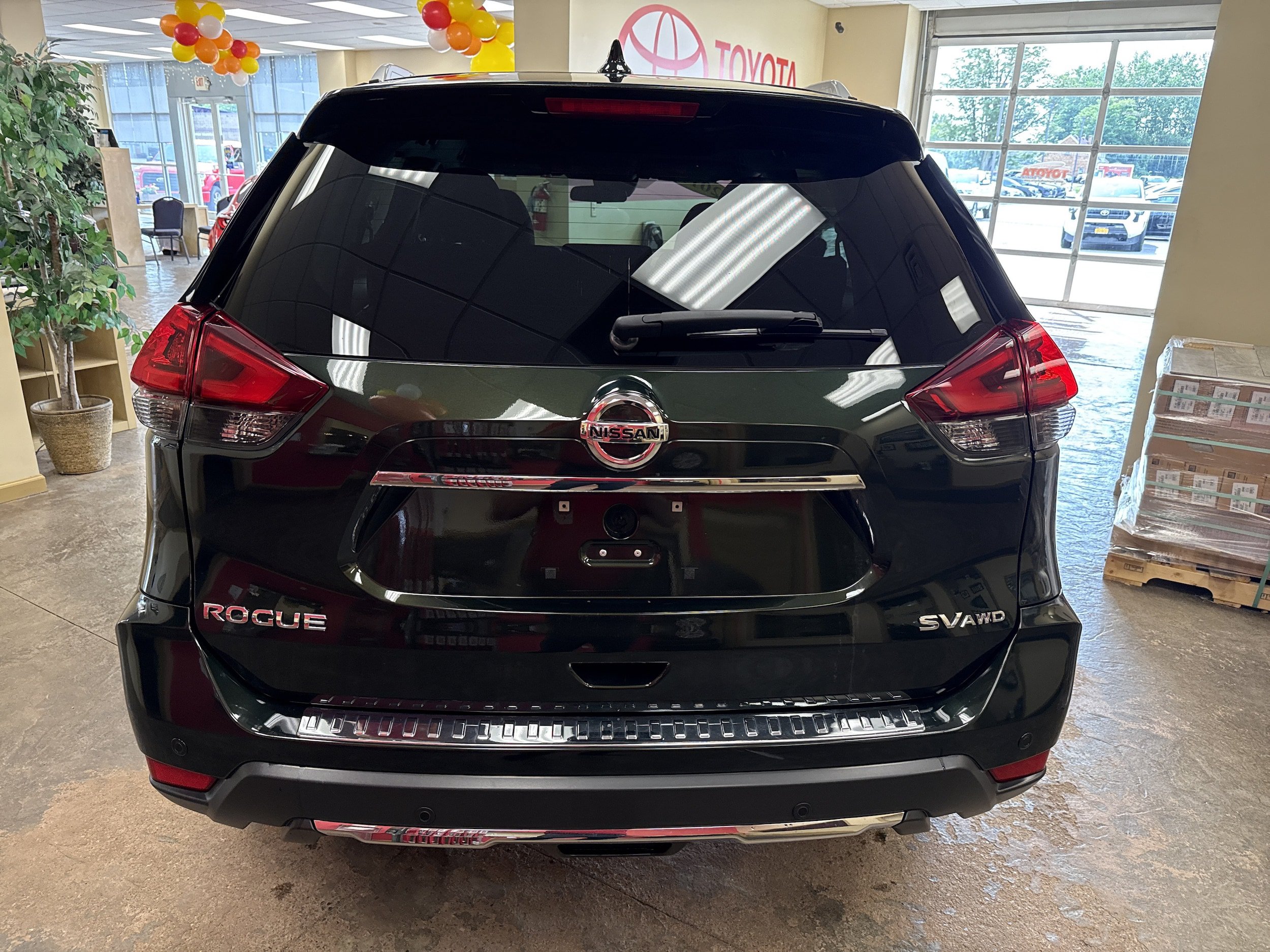 Used 2019 Nissan Rogue SV w/ Premium Package AWD/4WD image 12