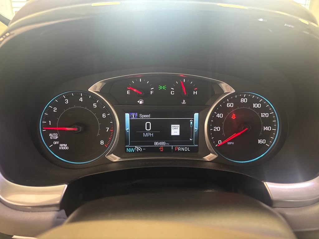 Used 2019 Chevrolet Traverse LT w/ LT Premium Package AWD/4WD image 4