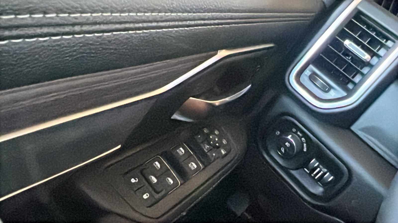 New 2025 RAM 2500 Laramie image 36