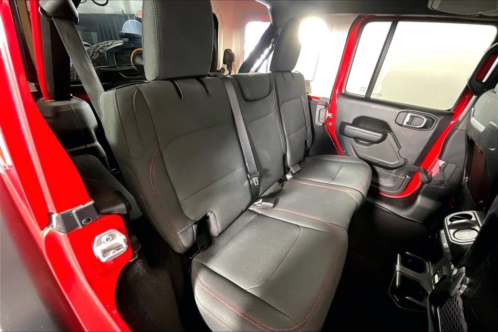 Used 2025 Jeep Wrangler Unlimited Rubicon AWD/4WD image 35