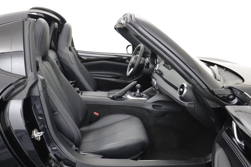 Used 2025 MAZDA MX-5 Miata RF Grand Touring RWD image 18