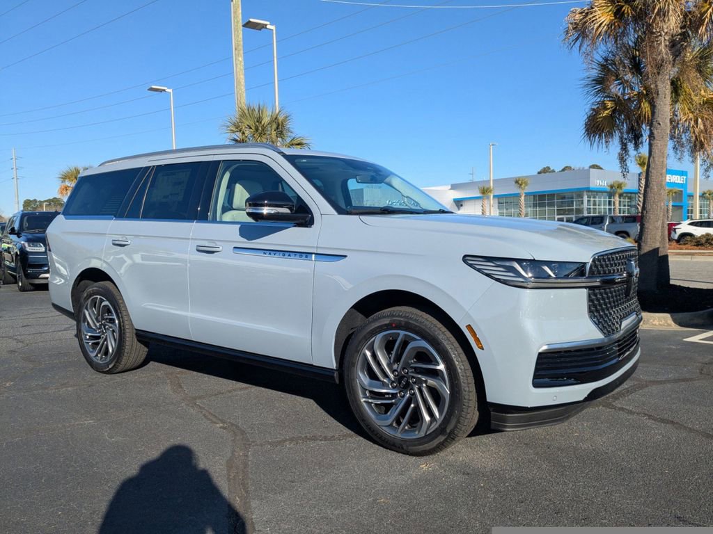 New 2026 Lincoln Navigator Reserve image 2
