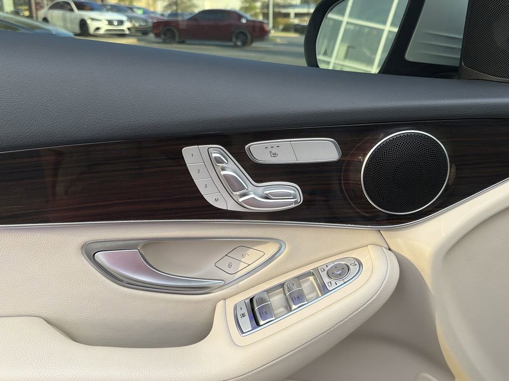 Used 2022 Mercedes-Benz GLC 300 4MATIC image 23