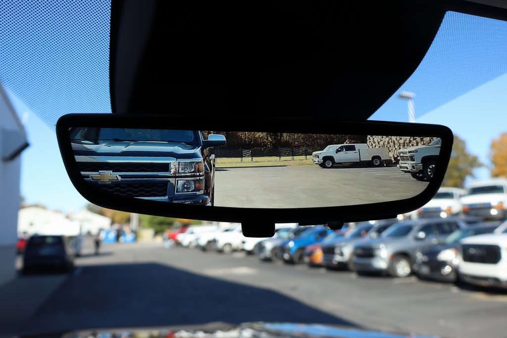 New 2026 Chevrolet Suburban RST image 18