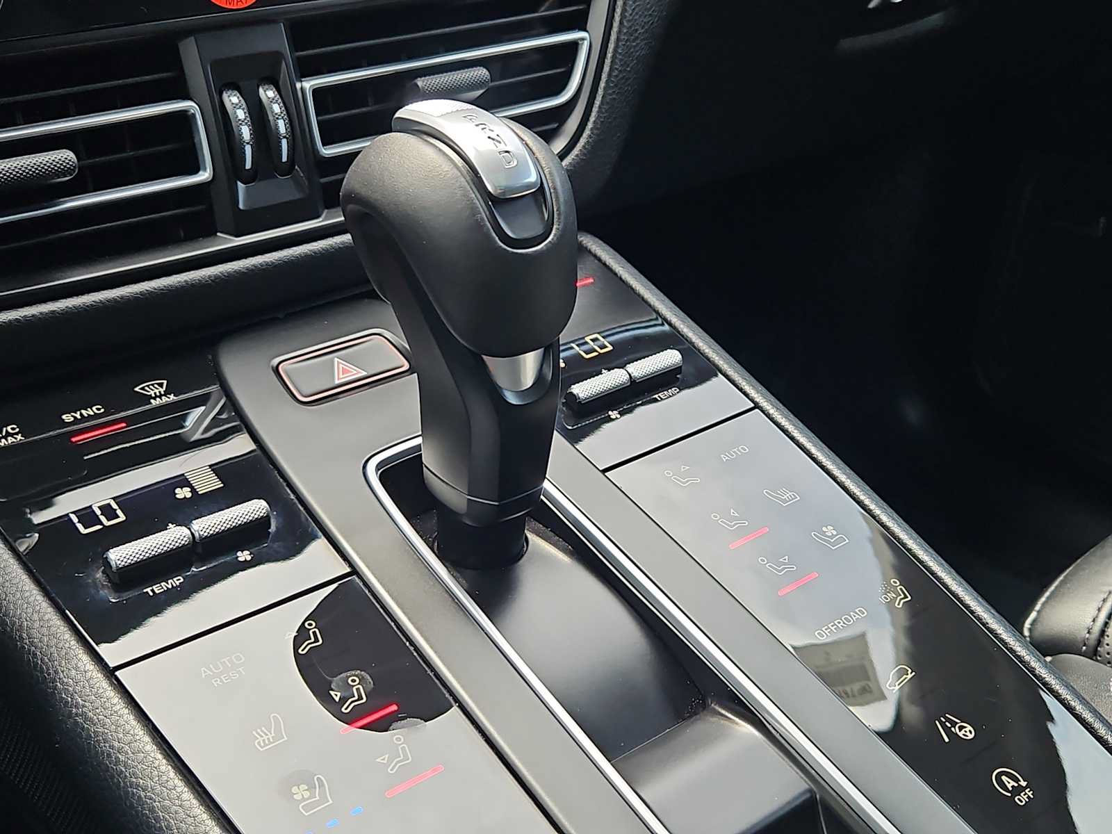 Certified 2026 Porsche Macan AWD/4WD image 46