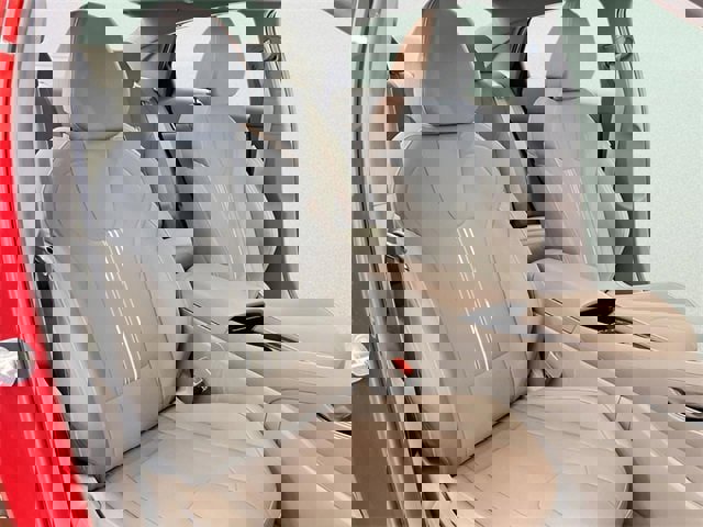 Used 2025 Hyundai Elantra SEL image 15