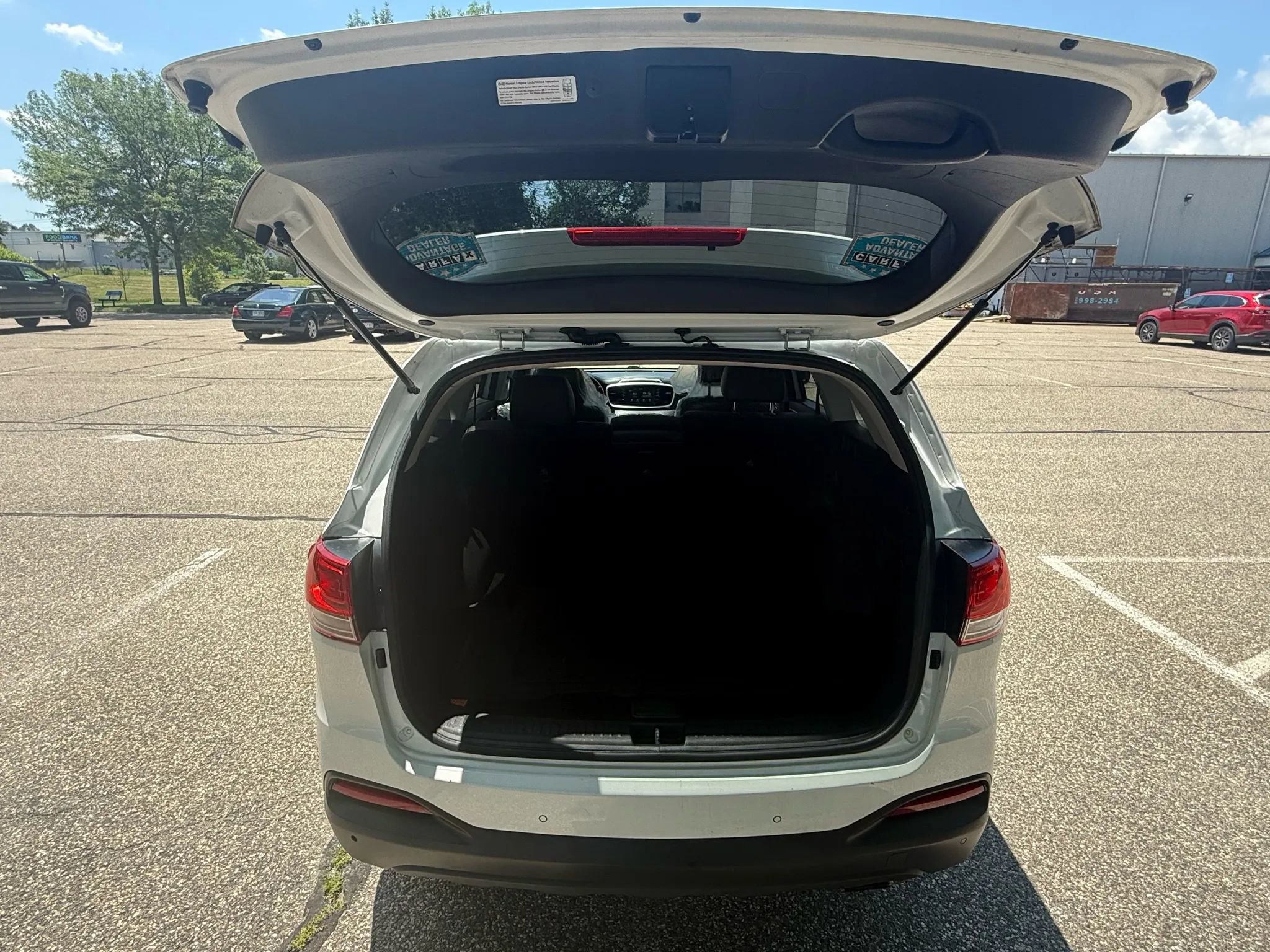 Used 2017 Kia Sorento LX Sport Utility 4D w/ LX Convenience Package image 17