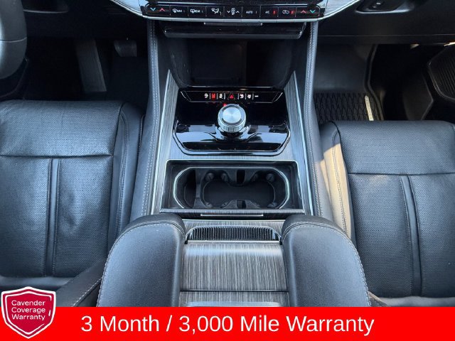 Used 2024 Jeep Wagoneer L Series II w/ Flexible Seating Group RWD image 3