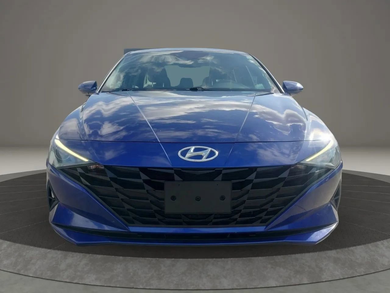 Used 2021 Hyundai Elantra SE image 11