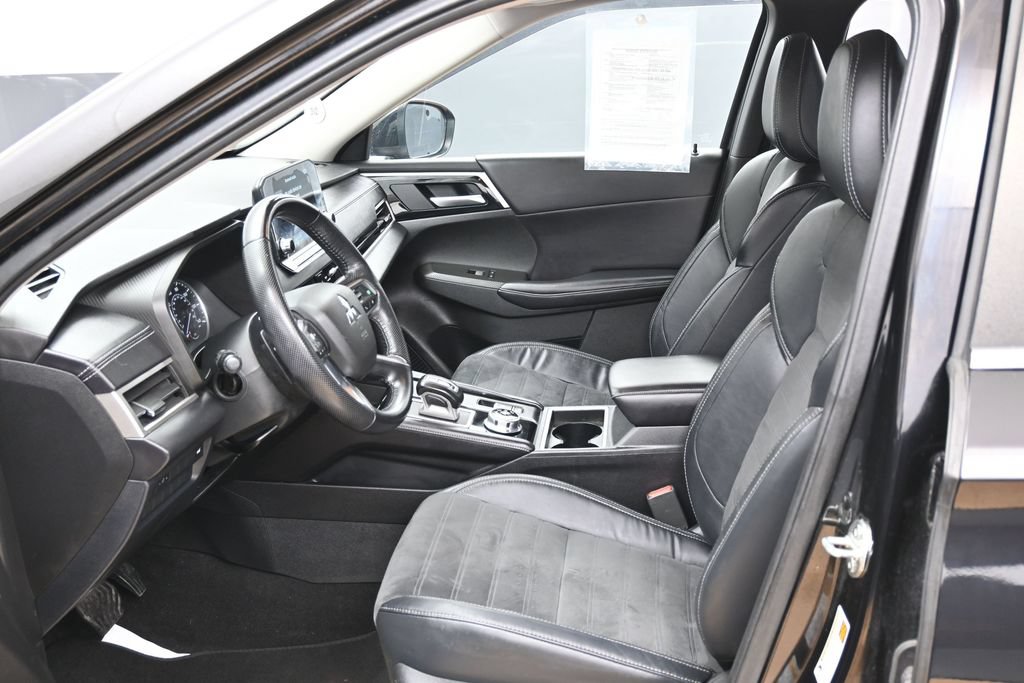 Used 2022 Mitsubishi Outlander SE FWD image 17