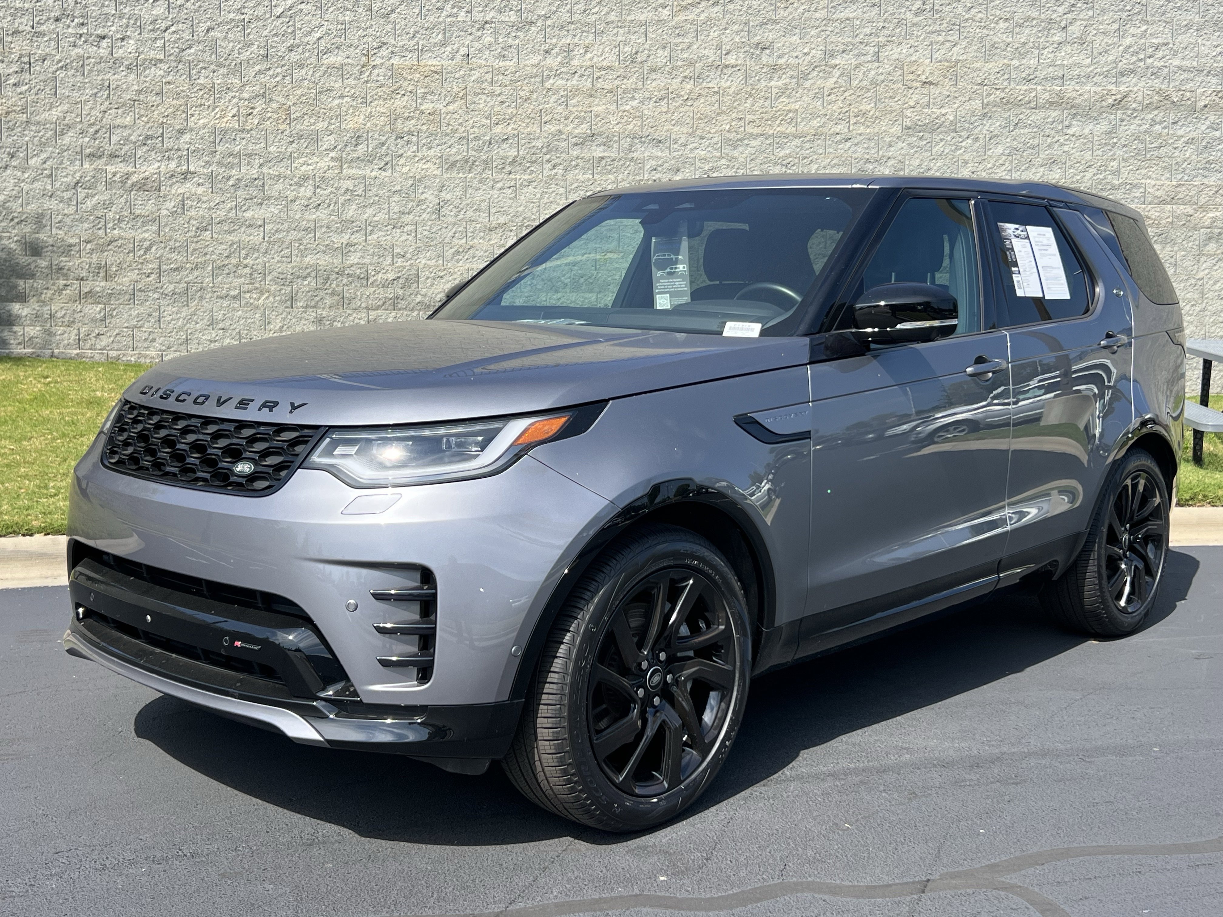Certified 2023 Land Rover Discovery S R-Dynamic image 2